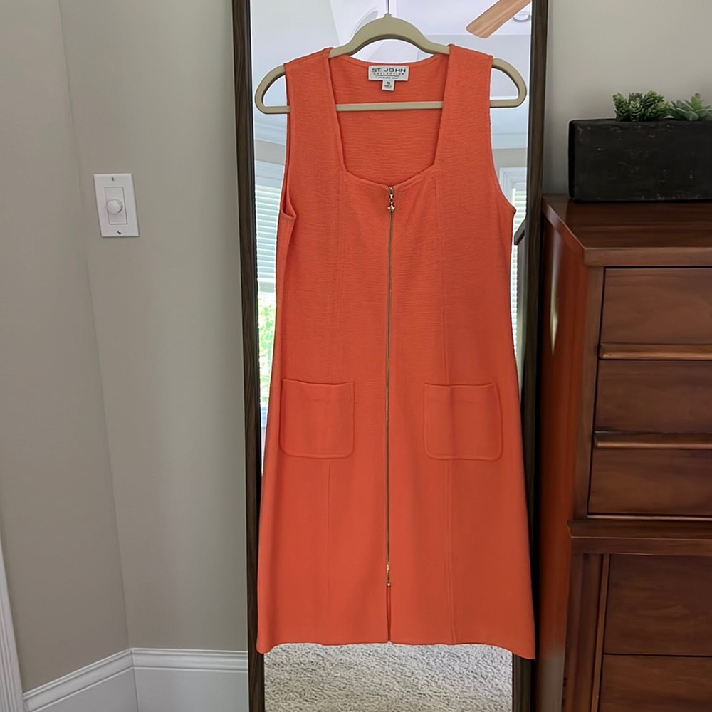 Stunning St. John Collection by Marie Gray zip-front dress